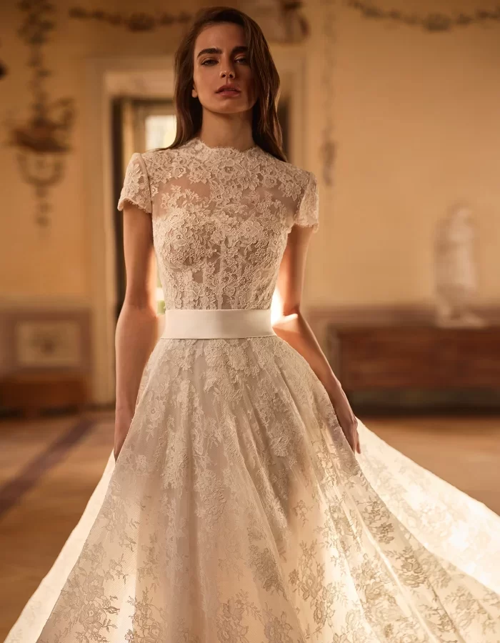 Robe-de-mariee-dentelle-Mawulinam